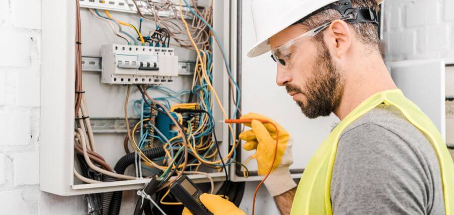 How to Train to Become an Electrician: A Step-by-Step Guide? 